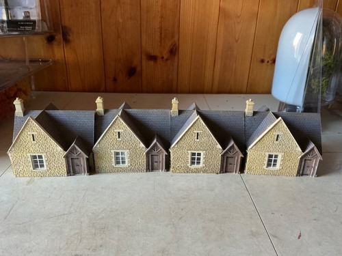 Hornby gauge alms - alms, houses