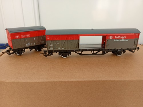 Hornby railfreight oo - x,