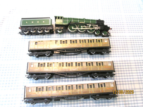 Hornby gauge flying - 00, gauge-